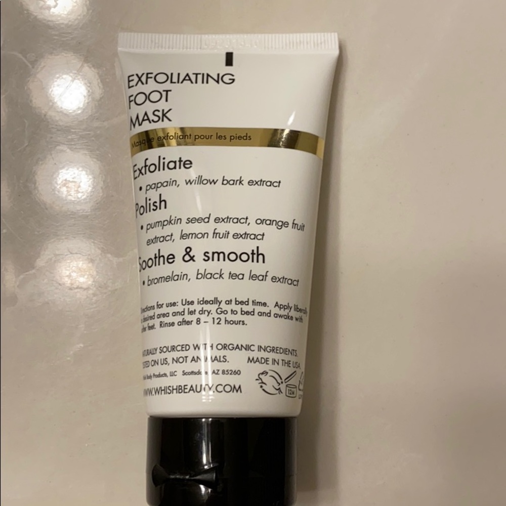 Exfoliating foot mask